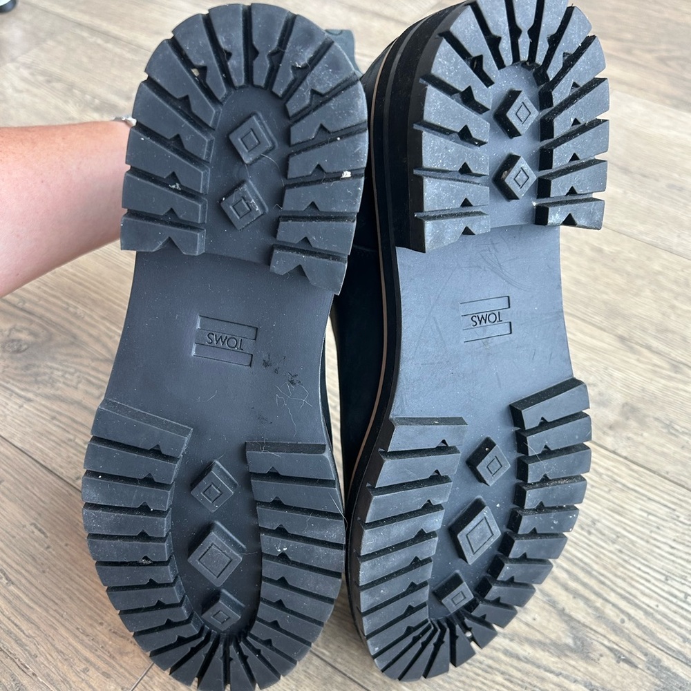 TOMS Black Leather Chelsea Ankle Boots - Picture 4 of 9